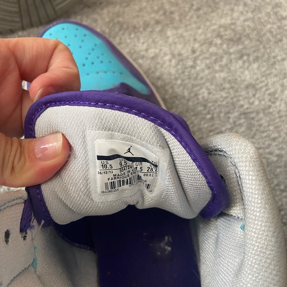 Men’s air Jordan tennis shoes - Picture 3 of 3